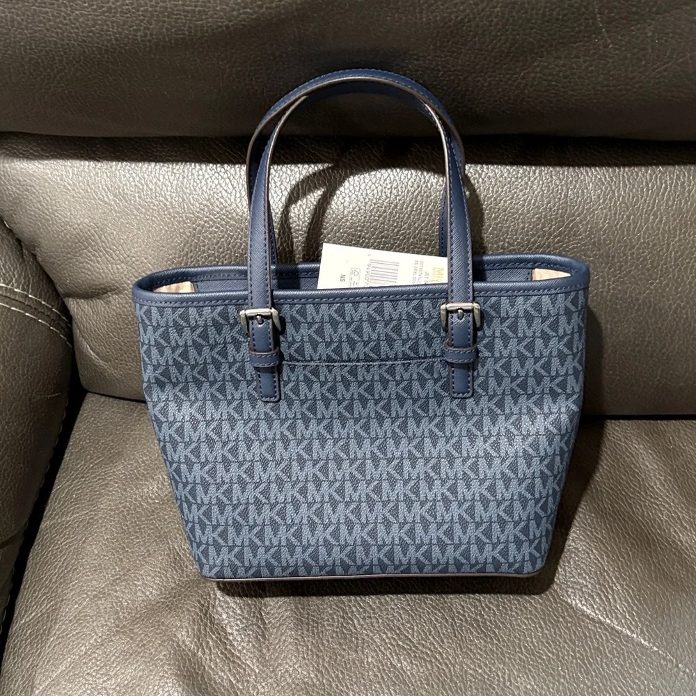 Michael kors jet set travel navy tote